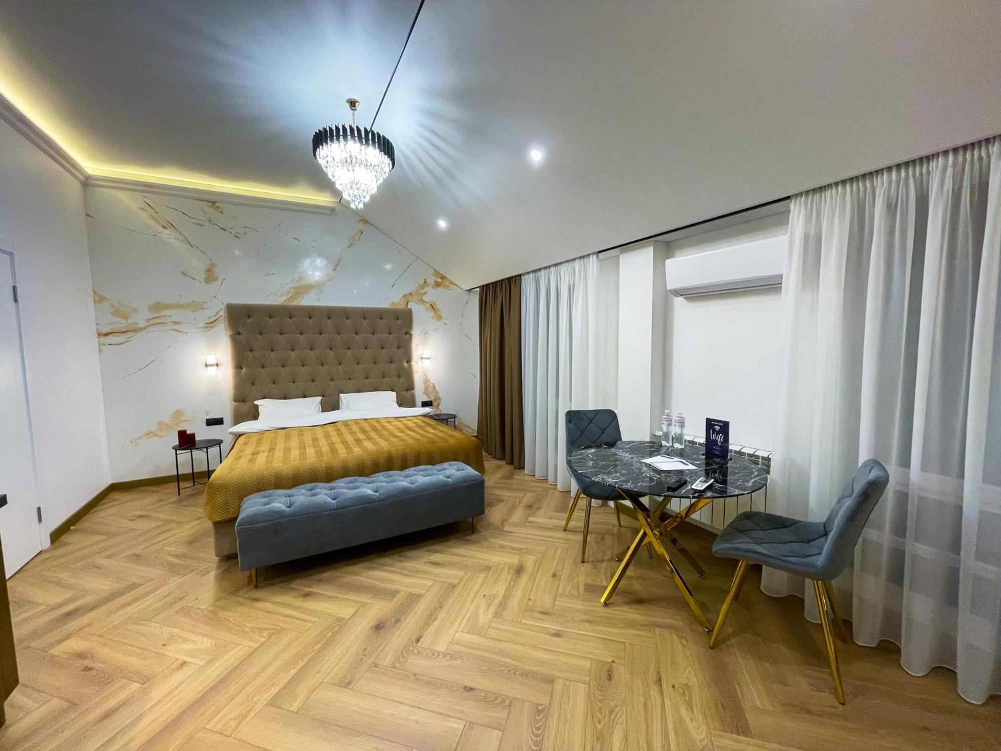 Myfreedom Lux Апартаменти Центр Вул Євгена Чикаленка 33 М Хрещатик Kiev Dış mekan fotoğraf