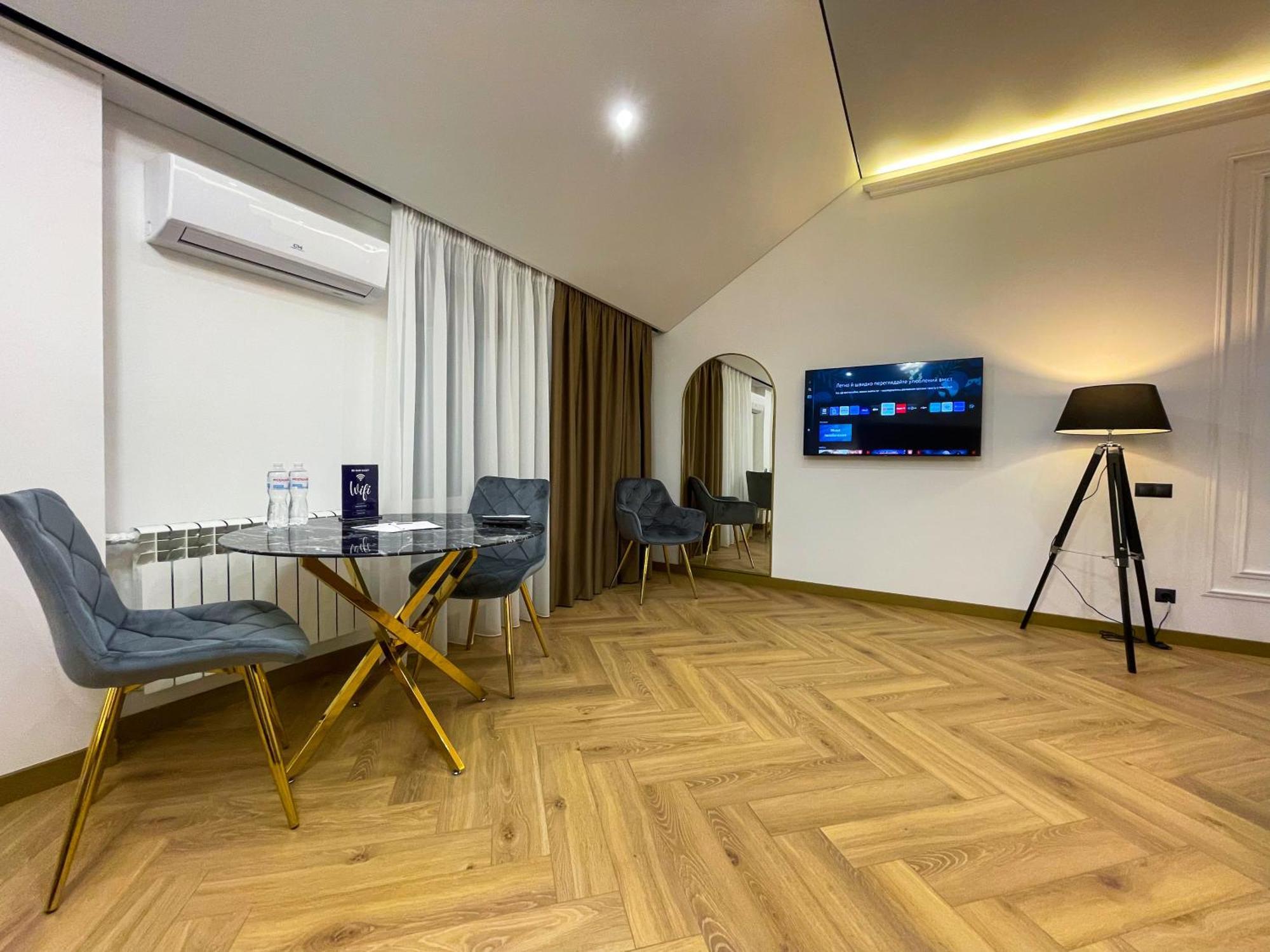 Myfreedom Lux Апартаменти Центр Вул Євгена Чикаленка 33 М Хрещатик Kiev Dış mekan fotoğraf